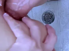 bathroom mein nahati hui nangi video